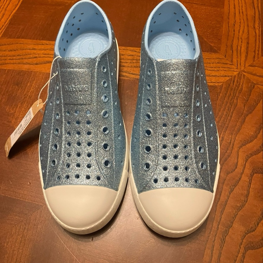 NWT Native. J3. Sfpf. $28